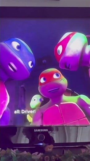 TMNT 2012: Donnie lets Leo drive the Shellraiser.