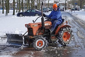 Kubota B7001