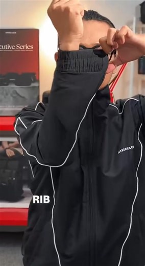 Gaya keren itu nggak perlu mahal, asal tahu pilihannya. NOIR Jacket lagi BOOMING! Ratusan orang udah order karena: ✅ Desain minimalis elegan ✅ Nyaman dipakai kapan pun ✅ Bikin tampilan makin berkelas ⚠️ Stok makin menipis — ambil sekarang sebelum harga naik! | Mr Mads