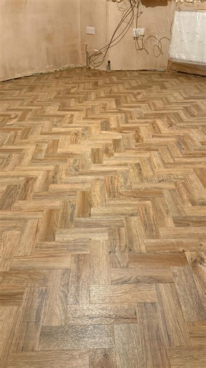 P Walker Flooring on Instagram: "🌟 POLYFLOR CAMARO 🌟 📸 Polyflor Camaro Cambridge Parquet Herringbone 📸 📍Heaton Moor A big 15 hour shift from the team last Wednesday fitting on behalf of @premium_space_developments on one of their projects in Heaton Moor! Fitting Polyflor Camaro Cambridge parquet (2251) herringbone with a double border, ready for their joiners to fit the new kitchen, skirts and architraves 👷‍♂️🔨 We’re back on this project later this week fitting more LVT upstairs to the fr