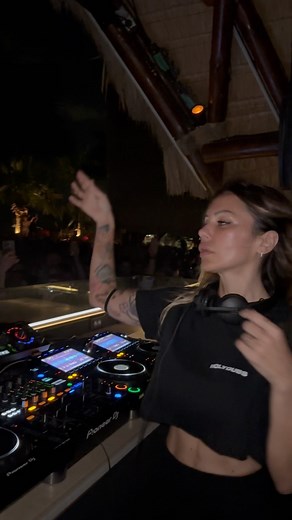 744K views · 6K reactions | “ETNICO” Deborah De Luca / available soon on @solamenteofc ️ #deborahdeluca #newtrack | Deborah De Luca | Facebook