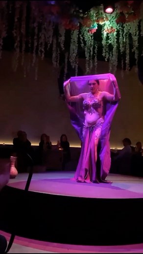 #fusion artist 🌟 Zoe Jakes @zoejakes with veil ✨ #bellydance #bellydancer #dançadoventre #arabicdance #orientaldance #танецживота #肚皮舞 #ベリーダンス #الرقصالشرقي #danzadelvientre #danzaoriental #danzaarabe #rakssharqui #oryantal #orientalisimo #oriental #orientalism #dance #danza #danse #dancer | Orientalísimo