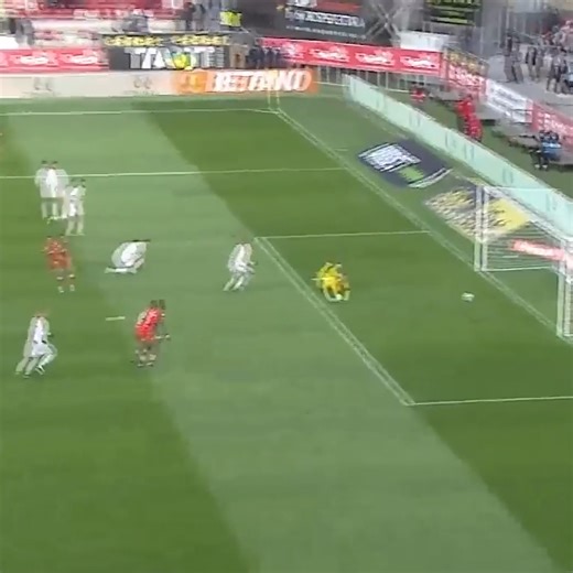 19K views · 366 reactions | A fost victorie pentru "Bătrâna Doamnă" la ultimul meci direct cu Sepsi, scor 2-1! Sâmbătă, de la ora 18:15, avem parte de un nou duel cu formația din județul Covasna. | UTA Arad | Facebook