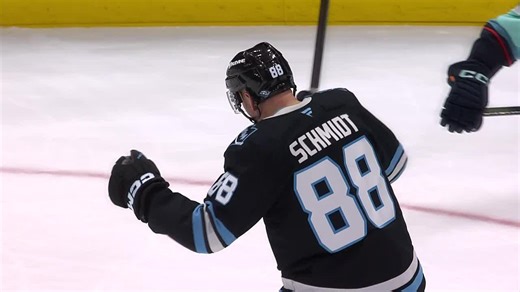 Schmidt takes back the lead