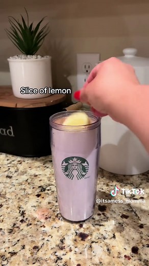 Starbucks medicine ball tea at home. 🍋🫖🍑🍯 #starbucks #medicineballtea #starbucksdrinks #starbuckscopycat #starbucksathome