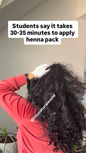 Bindu Natural World on Instagram: "Henna (Mehndi) Pack Application – Quick & Easy Tips (Sleek 5-Minute Guide) • Apply henna on clean, oil-free scalp and hair for better color and conditioning results. • Slightly dampen hair before application so the pack spreads easily. • Divide hair into small sections to ensure even application. • Start applying from roots/scalp first, then move towards hair length. • Use gloves or brush to avoid staining hands. • Make sure every strand is fully coated, especi