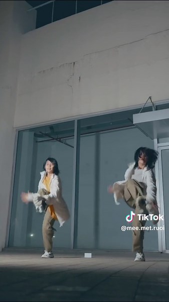 Đang bịnh quá bịnh, nhảy xong bài này văng con virus luôn dc: @Tô Châuu #m50dance #meemetruoi #bethesky