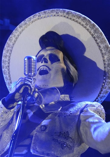 Ernesto de la Cruz's Epic Grito at Disneyland