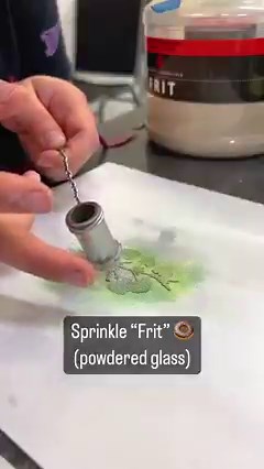 🎨 Learn the Art of Pâte de Verre! In this class, you'll learn the basics of Pâte de Verre, a glass-working technique where you "fossilize" objects in glass. ️🔥💎 🗓️ Wednesdays, May 24 - July 19* ⏰ 6:00 pm - 9:00 pm (*No class on June 7, June 14, June 28, July 12) Whether you're an aspiring artist or simply eager to learn a new craft, this course is designed for all skill levels. Our experienced instructors will guide you through each step, providing hands-on demonstrations and personalized in