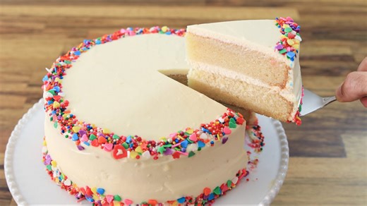 How to make a birthday cake at home, classic vanilla cake step by step