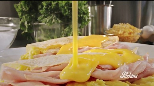 Perkins Restaurant & Bakery Sweet & Savory Crepes Menu TV Spot, 'Sounds'