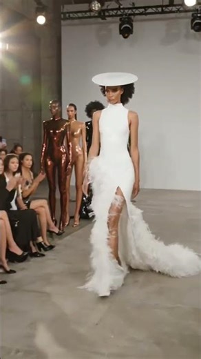 Liquid Glass × FeatherCouture #houseofmali#Fashion#MaterialRealism#Digitalcouture #Runway#model