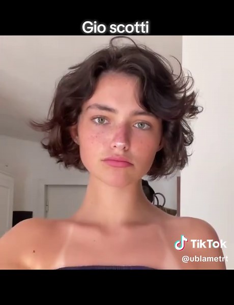 Exploring Female Beauty Scores of Notable Figures