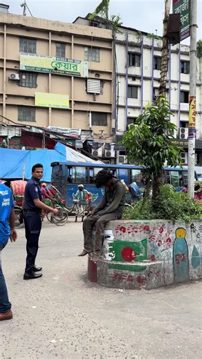 ছেলে টার পরিবার খুঁজে পেতে সর্বোচ্চ শেয়ার করুন