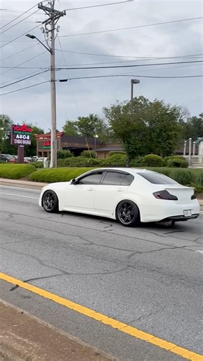 This modified Infiniti G37 sounds really good 👍🏼 #shorts