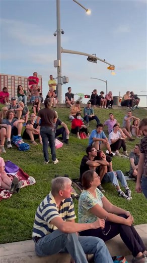 Don't miss out on the last Bat Watch with a Bat Expert this Saturday! Join bat specialist DeAndra Cardenas at Waugh Drive Bridge and observe the Mexican Free-tailed Bats up close! Learn some batty fun facts and insights about these fascinating flying mammals. 📅 Saturday, August 30 📍 Waugh Bridge Bat Colony Observation Deck (along Allen Parkway) 🕘 7:45 - 9:15pm 🦇 Free registration and details linked in our bio Grab your bat pals or adventure on your own and experience this uniquely Houston ph