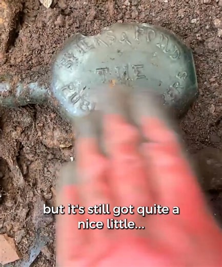 75K views · 1.4K reactions | We dig up rare finds from 120 years ago | Si-finds Thames Mudlark | Facebook