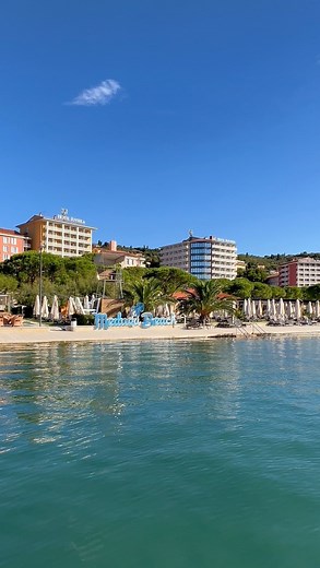 LifeClass Hotels & Spa Portorož, Slovenia on Instagram: "Poletje se začne, ko se zvok škržatov združi s šumenjem valov. Vdihni in si predstavljaj, da si tukaj.  Nothing says summer like the sound of cicadas and waves. Breathe in and imagine yourself here.  #lifeclassportoroz #momentsatlifeclass #meduzabeach"