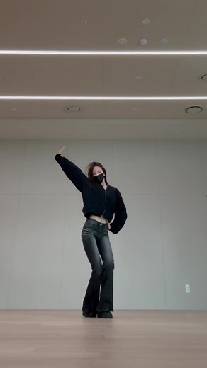이즈나, 방지민의 매력적인 무대