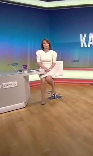 Kay Burley #kayburley #mididress #tightdress #highheels