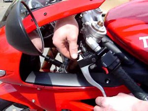 Adjusting your Clutch Cable