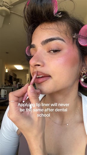 Fulcrum for full lips | Makeup