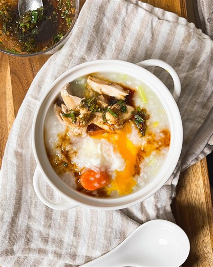 324K views · 3.7K reactions | Congee is a traditional Chinese secret weapon my mum uses to HEAL. It is cooked with 1:10 ratio of water to rice and simmered until it’s thick and creamy, making it both easy to digest and incredibly nourishing. Top it with a quick sesame soy ginger sauce and you will be coming back to this recipe anytime you need comfort <3 | Tasty UK | Facebook
