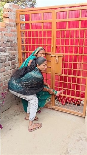 Mayra Mera pair fat Gaya #funny #comedy #sister #cutebaby