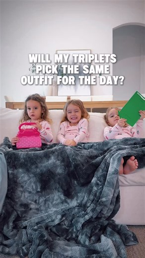 Alissa Nelson | Daily fit pick! #ootd #tripletmom #kidactivity | Instagram