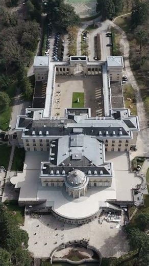 This Hidden Château Near Paris Feels Unreal