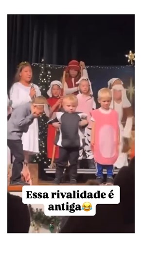 D'Oliveira on Instagram: "Imagine esses dois na sala de aula kk"