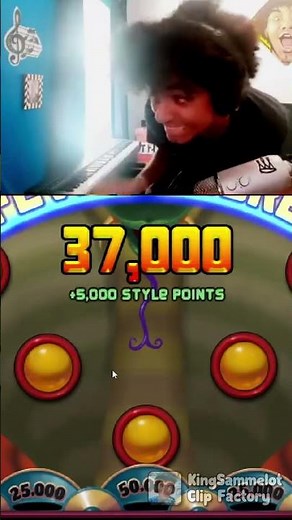 HOW DID I MAKE THIS #peggle #kingsammelot #trickshots #twitchstreamer #gaming