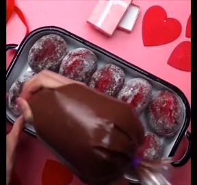 The Most Delicious & Romantic Desserts Perfect For Valentines Day | Twisted | Cakes & Sweet Treats
