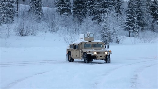 Driving war machines on ice? US Marines take Arctic training