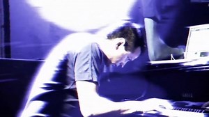 Marc Marzenit hace cinco años, imagínatelo a día de hoy, o...mejor...vente a verlo en directo esta noche!! Nos vemos en COD 152, el nuevo club de VLC en Eugenia Viñes 152. Pásalo bien!! #faseCOD152 | COD 152