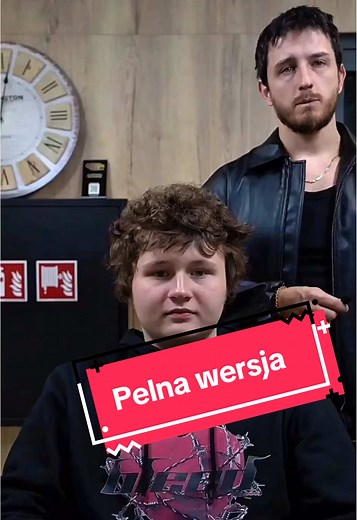 Stylizacja długich włosów męskich w barbershopie