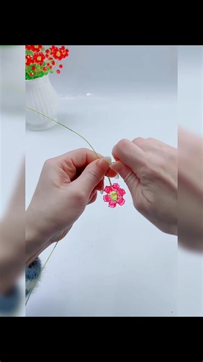 Tutorial sederhana membuat kerajinan bunga manik akrilik. #digitalcreator #giftideas #fallcrafts | Clyon Diy Mdc