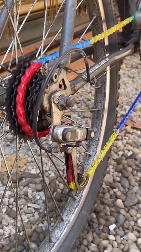 The simple chain customization that transforms your bike Cheap, stylish and instantly noticeable. #USA #BikeHack #CustomBike | Tool Titans