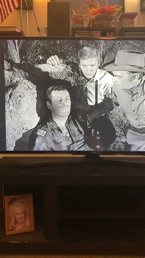 Russell Johnson, the professor Gilligans Island 1964 in a 1962 wagon train ￼