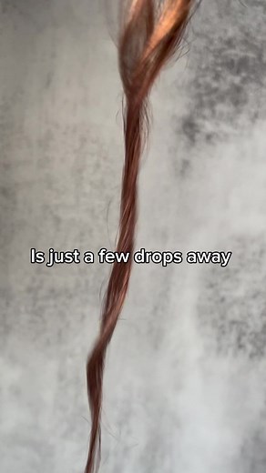 The benefits and dramatic shine in #olaplex N°.7 Bonding Oil is almost as good as the season finale cliffhanger of your favorite reality show. 😳😎 #OLAPLEXshine #healthyhair