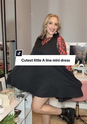 How cute is this little a line mini dress. I’m so obsessed and definitely need all the colors 🙌🏼 #fashionfinds #minidress #dresswithpockets #springfashion #momfashion