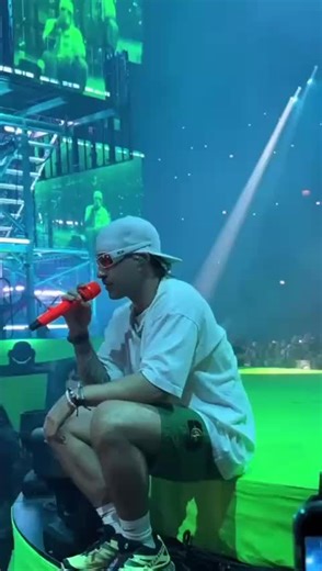 Mejora tu Canto: Técnicas para Sostener el Micrófono