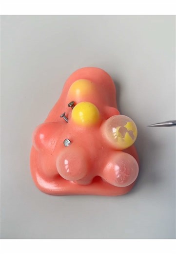 This squishy fidget toy is a must have desk gadget! Popping acne ASMR ✨ #asmr #asmrsounds #diy #fidgettoys #tiktokmademebuyit