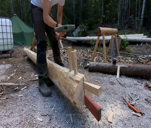 16 reactions | In this post, we will show you how to split a log lengthwise perfectly with only hand tools, as part of the One Man Traditional Log Cabin series. | SOLO Boys | Facebook