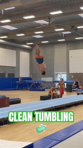 CLEAN TUMBLING by Oskar Post🧼🔥 #tumbling #clean #flips #training #