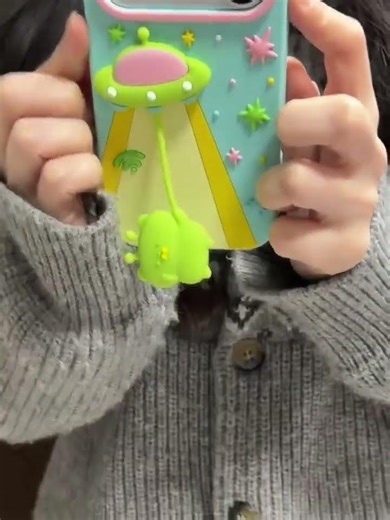 Alien kittens occupy the earth Alien kittens mobile phone cases