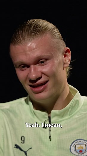 Erling Haaland tells Jules Breach about THAT robot celebration 🤖 But who did it better, Haaland or Peter Crouch? 🤔 | TNT Sports Football