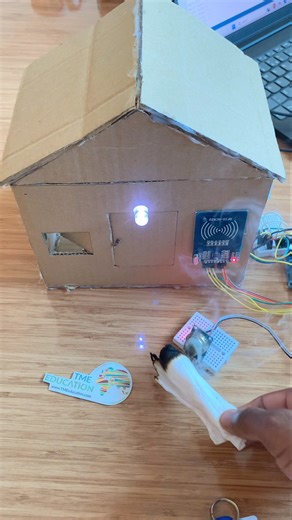 Home Automation with ESP32 using PIR, Water Level and Water Level Detection #arduino #electronics