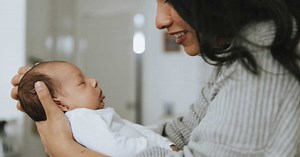 Cordon ombilical : rôle, soins, quand tombe-t-il ?