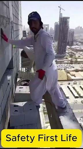 One Wrong Step… and It’s Over 😨 | Work at Height Fail #safetyfails #heightsafety #fallfromheight